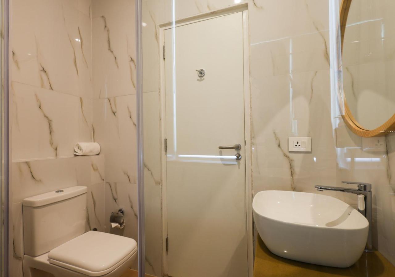 Bloom Hotel - Golf Course Road, Sector 43 Gurgáon Kültér fotó