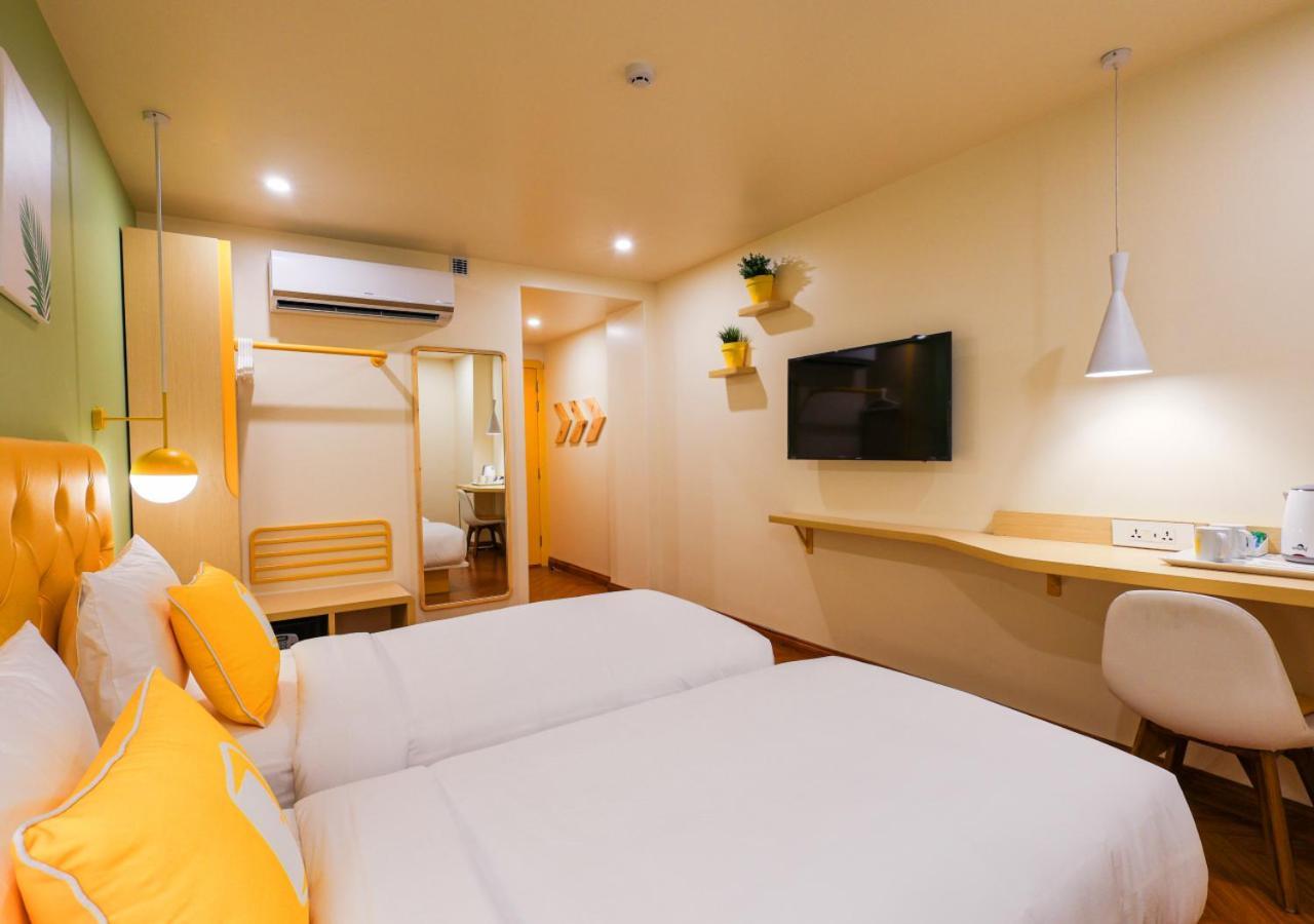 Bloom Hotel - Golf Course Road, Sector 43 Gurgáon Kültér fotó